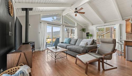 Three-Bedroom Holiday Home 