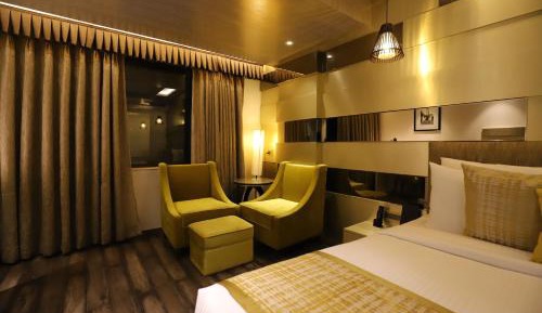 Deluxe King Room