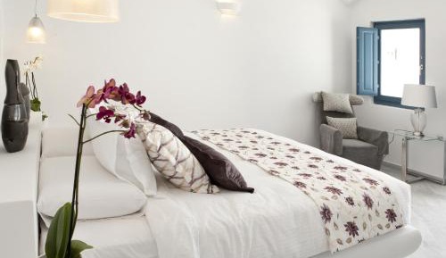 Suite with Infinity Private Pool and Caldera View