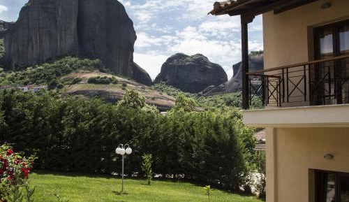 Deluxe Double Room with Side Meteora View