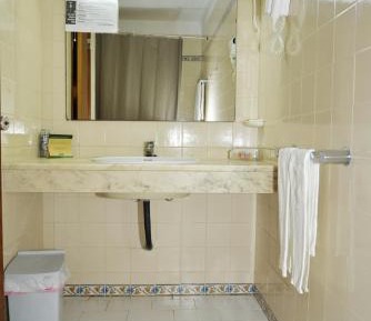 One-Bedroom Apartment (2 Adults)