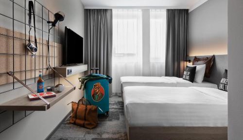 Moxy Twin Room