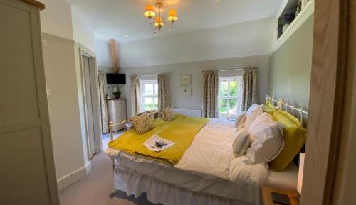 Large Double or Twin Room