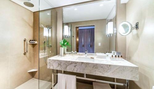 Deluxe King Room with Ocean View