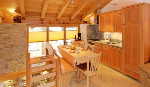 Chalet (5 Adults)