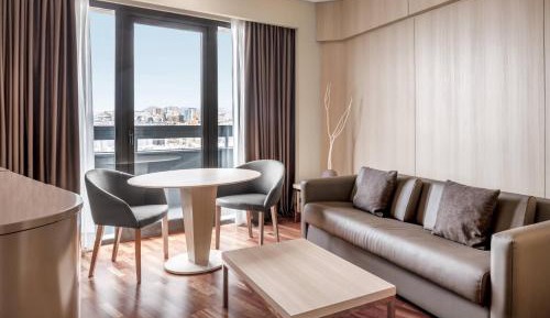 Junior Suite, 1 King, Sofa bed, Ocean view, High floor