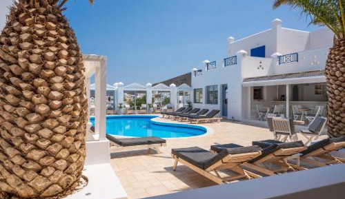 Junior Suite with Pool View