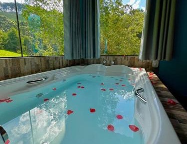 Chalet with River View "Queda D'Água"