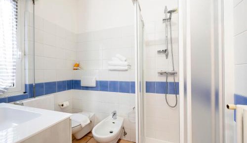 One-Bedroom Apartment with Lake view and Terrace (4-5 adults)