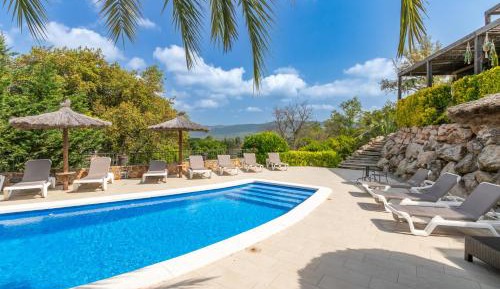 Villa with Garden View