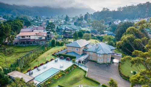 Premier Deluxe Room with Early check-in/late check-out subject to availability + 10% discount on Spa treatments + 10% discount on excursions