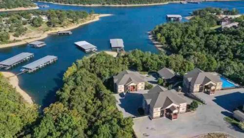 Apartment with Lake View