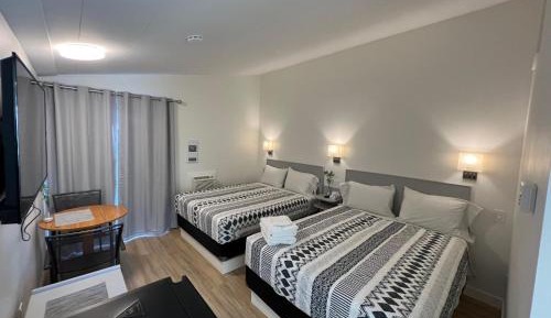Standard Queen Room 