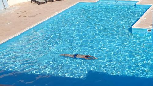 Apartment with Pool View 