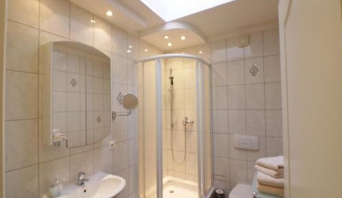 One-Bedroom Standard Apartment