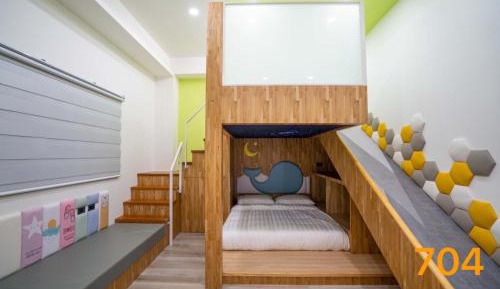 Quadruple Room with Private Bathroom