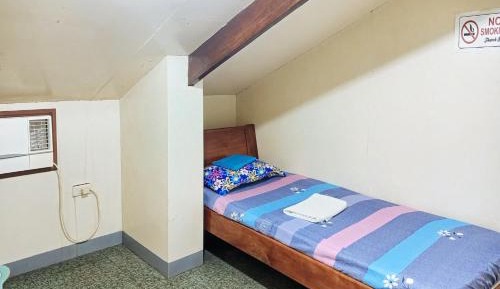 Single Room with Shared Bathroom