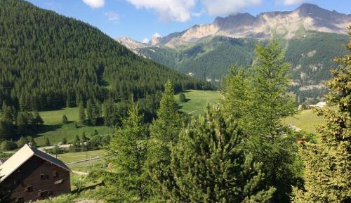Studio with Mountain View