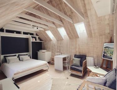 Double Room with Shared Bathroom