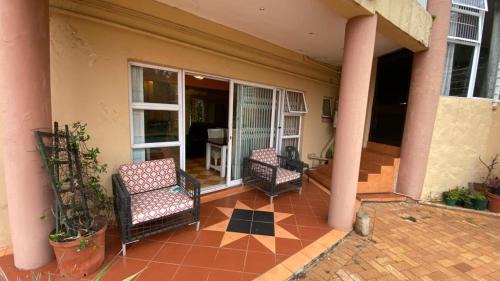 Apartment with Pool View 