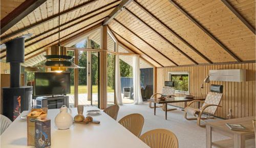 Three-Bedroom Holiday Home 