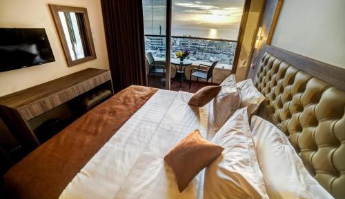 Deluxe Double Room with Balcony