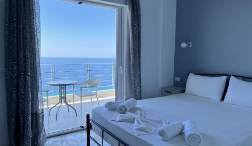 Double Room with Balcony and Sea View
