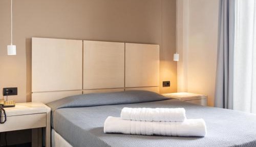 Double or Twin Room with Sea View