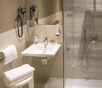 Superior Double or Twin Room with Balcony and Lake View