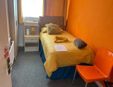 Single Room with Shared Bathroom