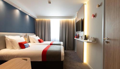 Standard Twin Room - Free Breakfast