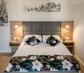 Deluxe Double Room with Balcony and Sea View