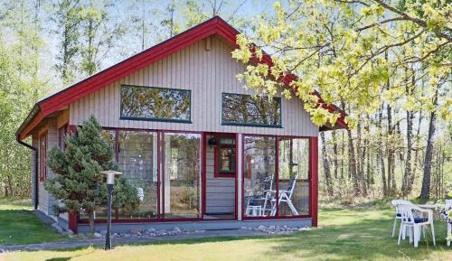 One-Bedroom Holiday Home