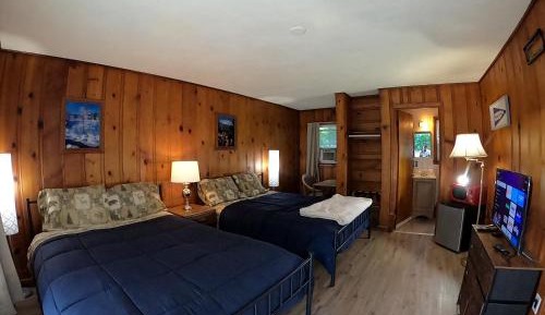 Deluxe Queen Room