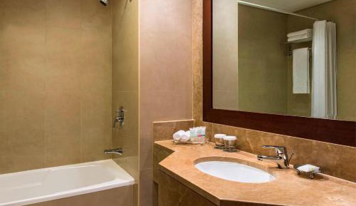 Three Bedroom Suite with Balcony - Complimentary shuttle service to Dubai Mall and Kite Beach