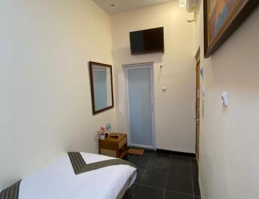 Single Room with Private Bathroom