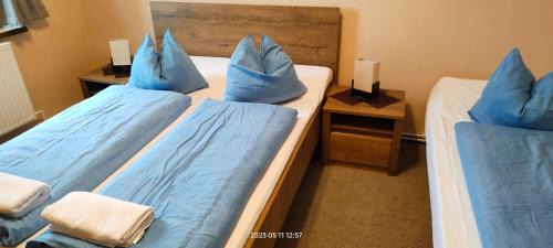 Triple Room with Bathroom