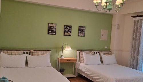 Quadruple Room with Private Bathroom