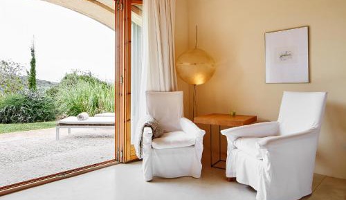 Suite with Mountain View