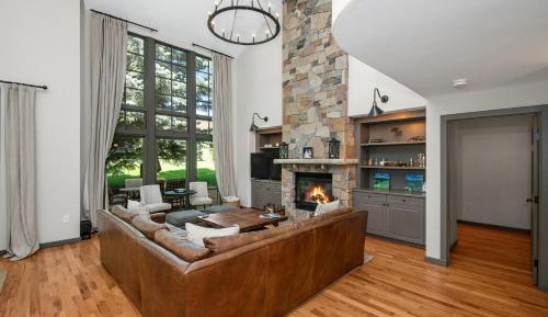 Four-Bedroom Holiday Home