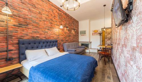 Deluxe Apartment with Balcony - Mykhailivska str. 24V