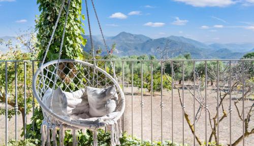 Villa with Garden View