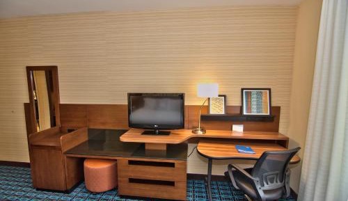 King Room with Roll-in Shower - Mobility and Hearing Accessible