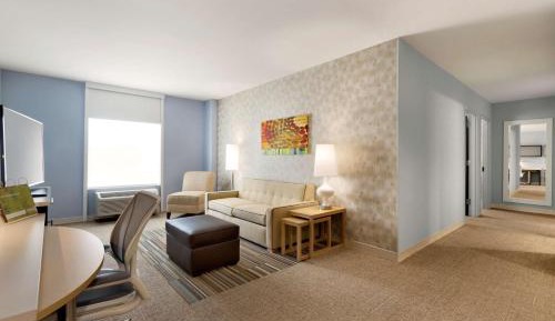 Two-Bedroom Suite with Separate Bathrooms - Non-Smoking