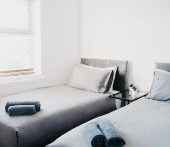 Twin Room with Shower