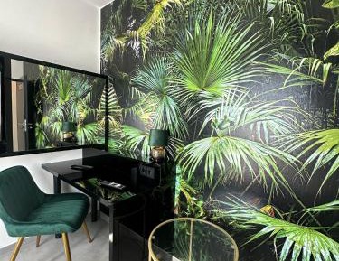Single Room with Shared Bathroom