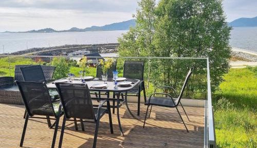 Three-Bedroom Holiday Home 