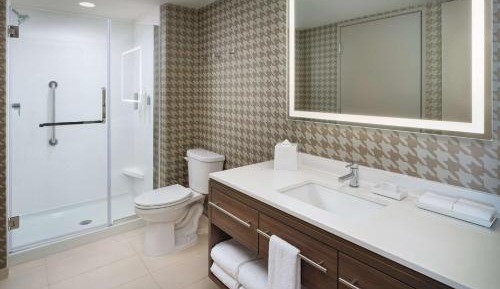 One-Bedroom King Suite