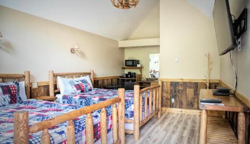 Deluxe Queen Room