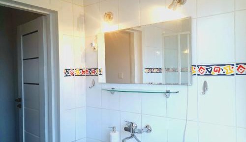 Apartment With Shared Bathroom